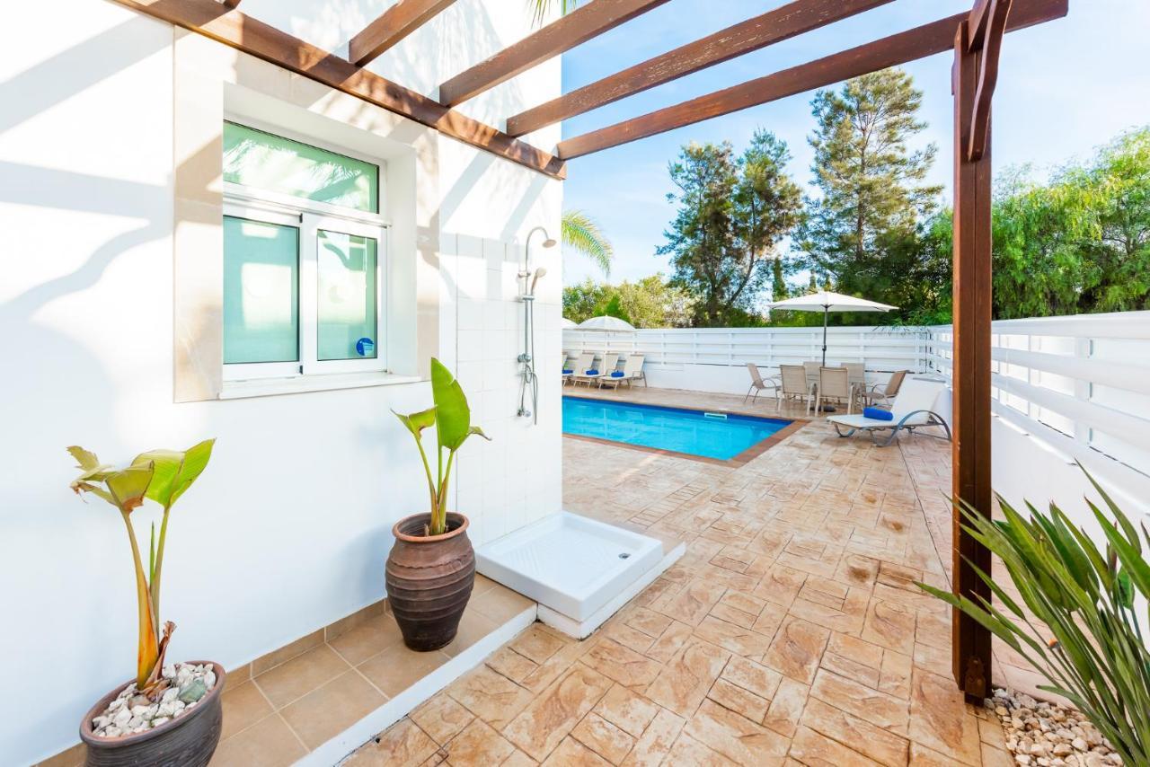 Villa Palm Breeze By Ezoria Villas Protaras Exterior foto