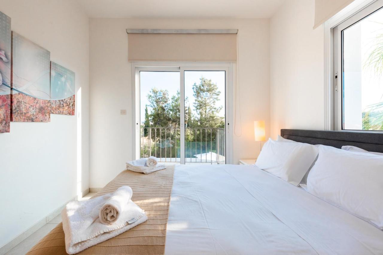 Villa Palm Breeze By Ezoria Villas Protaras Exterior foto