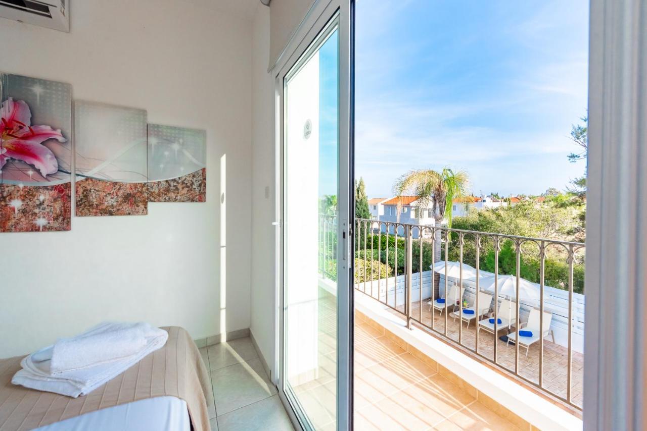 Villa Palm Breeze By Ezoria Villas Protaras Exterior foto